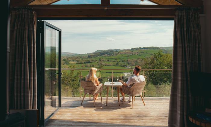 Oaklands Glamping & Treehouse
